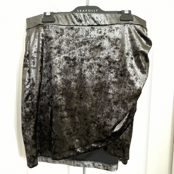 Dynamite, ruched crisscross skirt - Picture 1 of 3